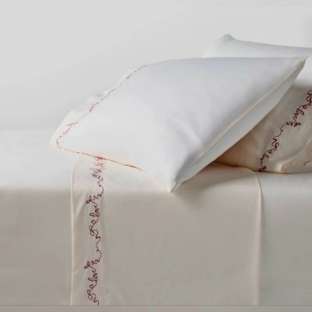 Threshold Queen 400 Thread Count Performance Sheet Set Ivory w Love Detailed Hem